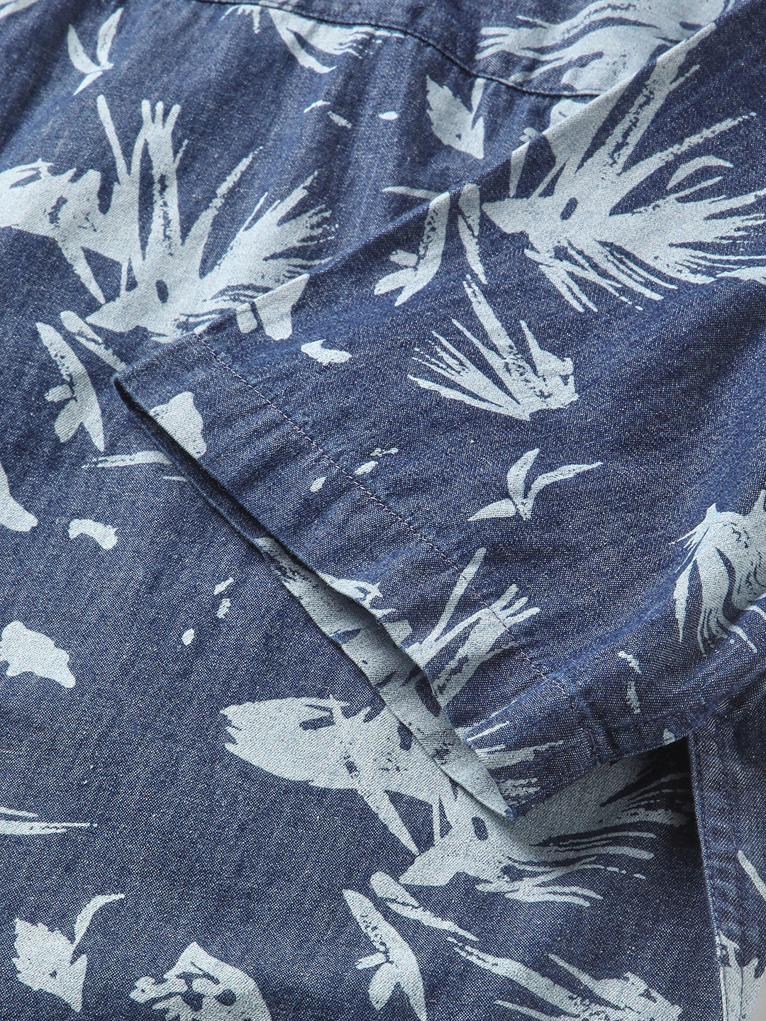 Men Blue Printed Regular Fit Cotton Casual Shirt by The Bear House