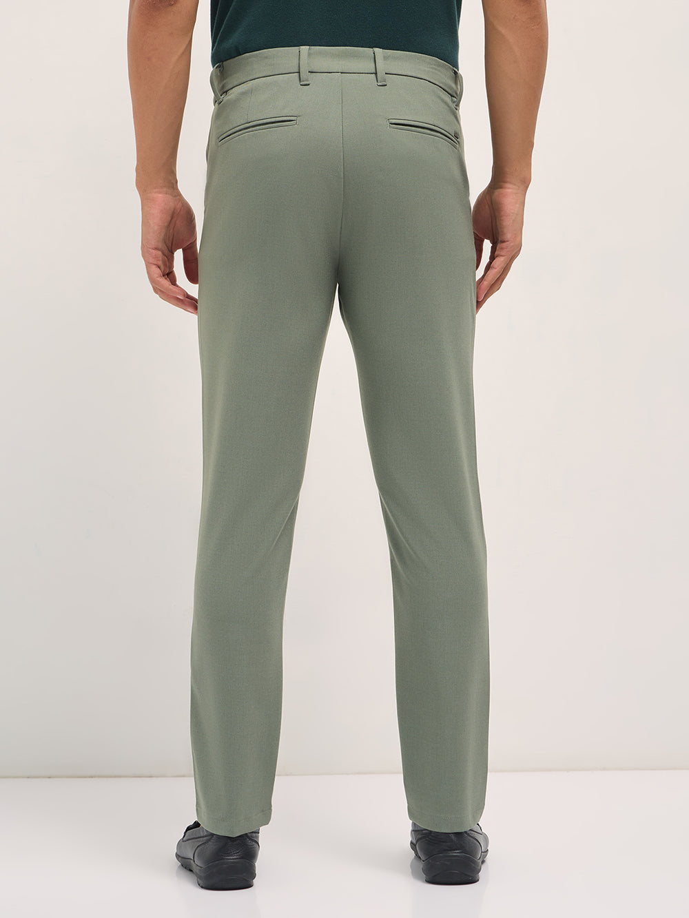 Green Solid Slim Fit Formal Trousers by The Bear House