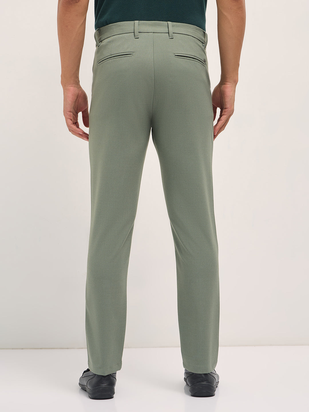Green Solid Slim Fit Formal Trousers by The Bear House