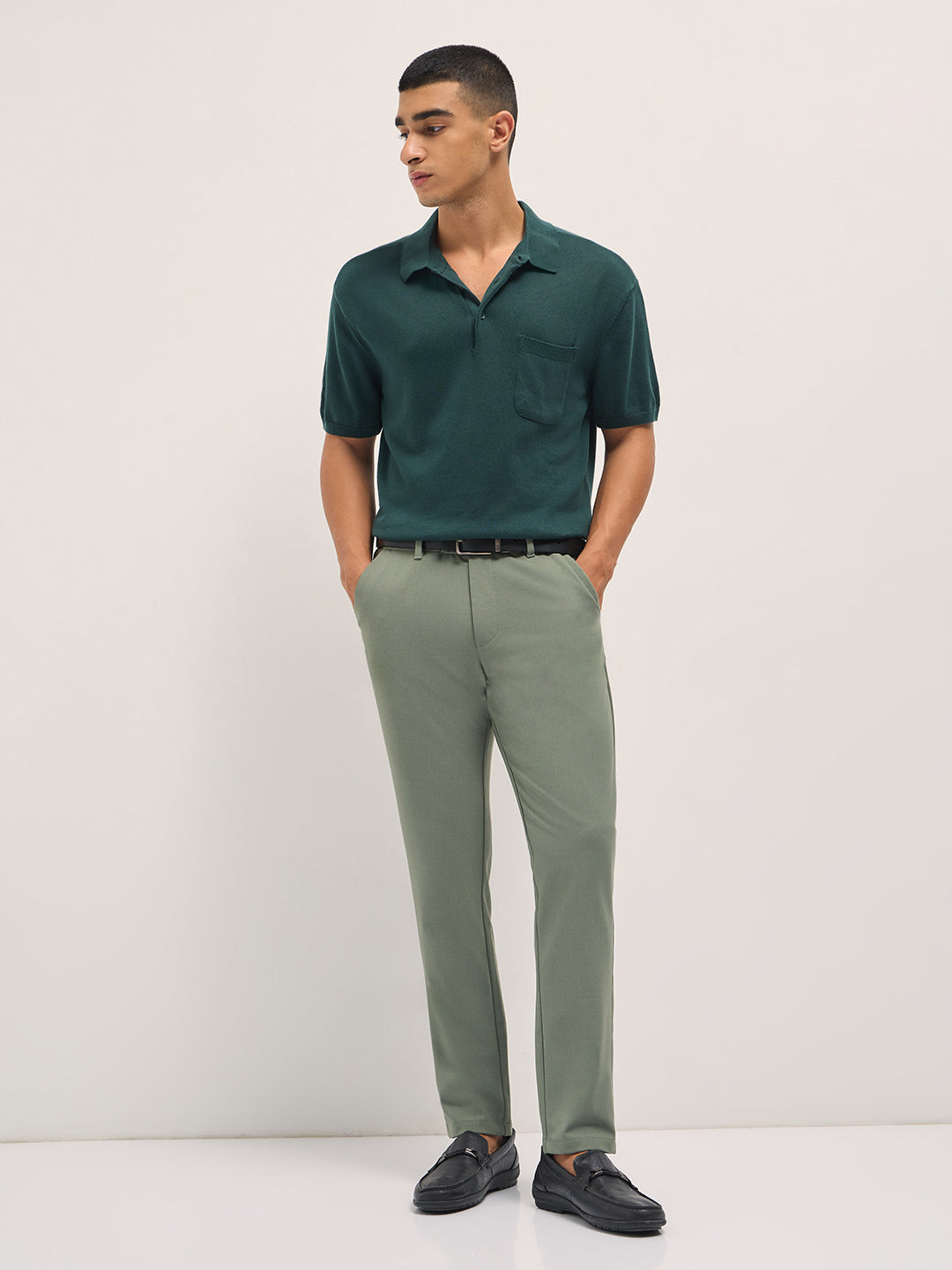 Green Solid Slim Fit Formal Trousers by The Bear House
