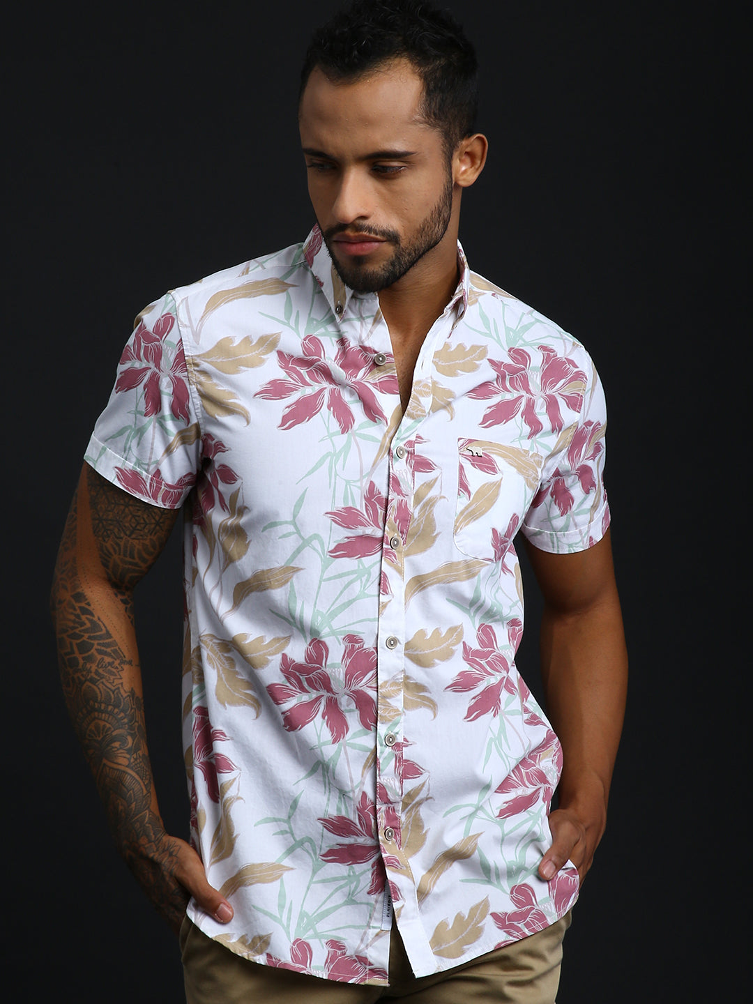 MEN SLIM PRINTED HAWAIIAN RESORT SHORT SLEEVES SHIRT by The Bear House