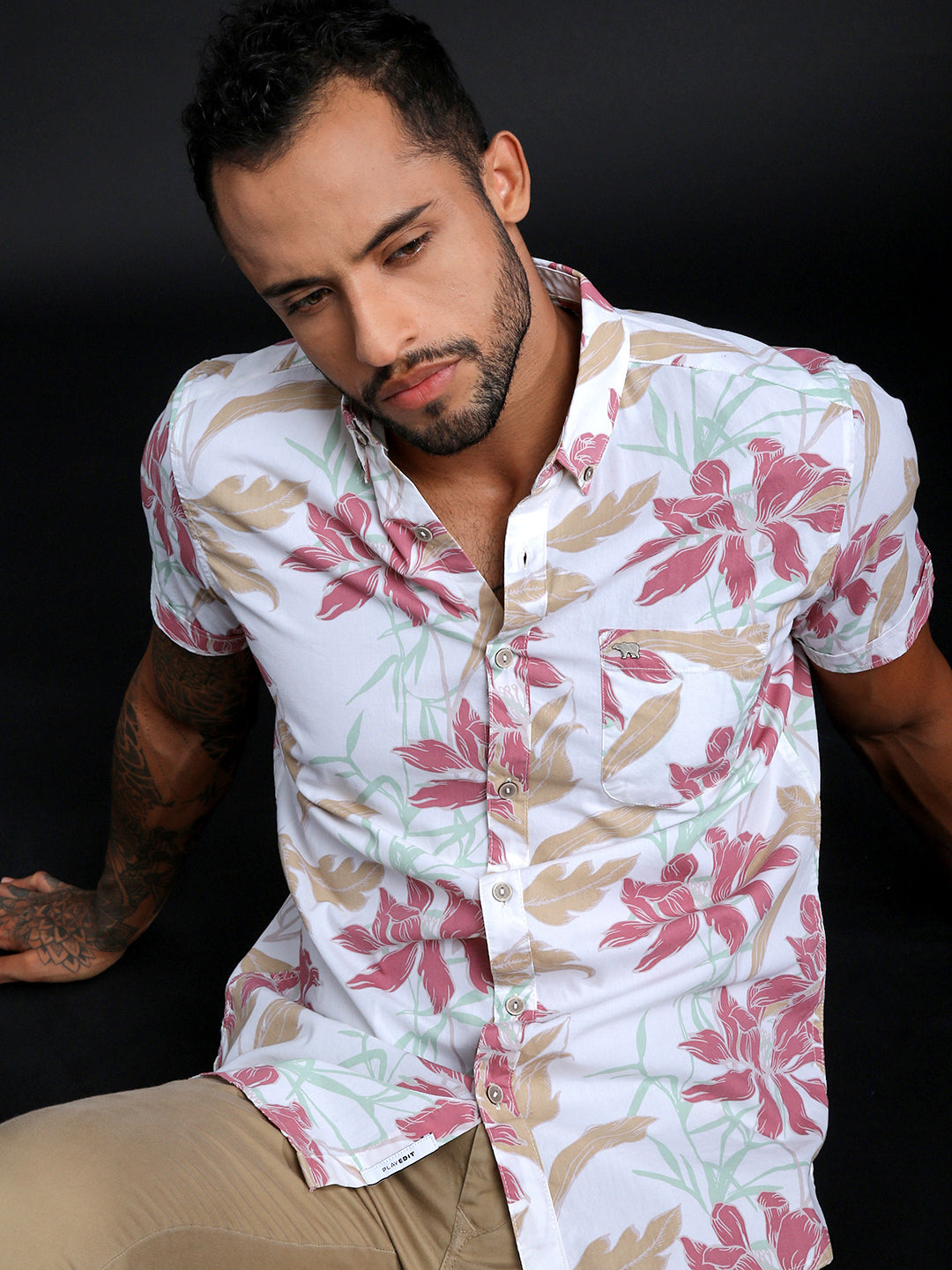 MEN SLIM PRINTED HAWAIIAN RESORT SHORT SLEEVES SHIRT by The Bear House