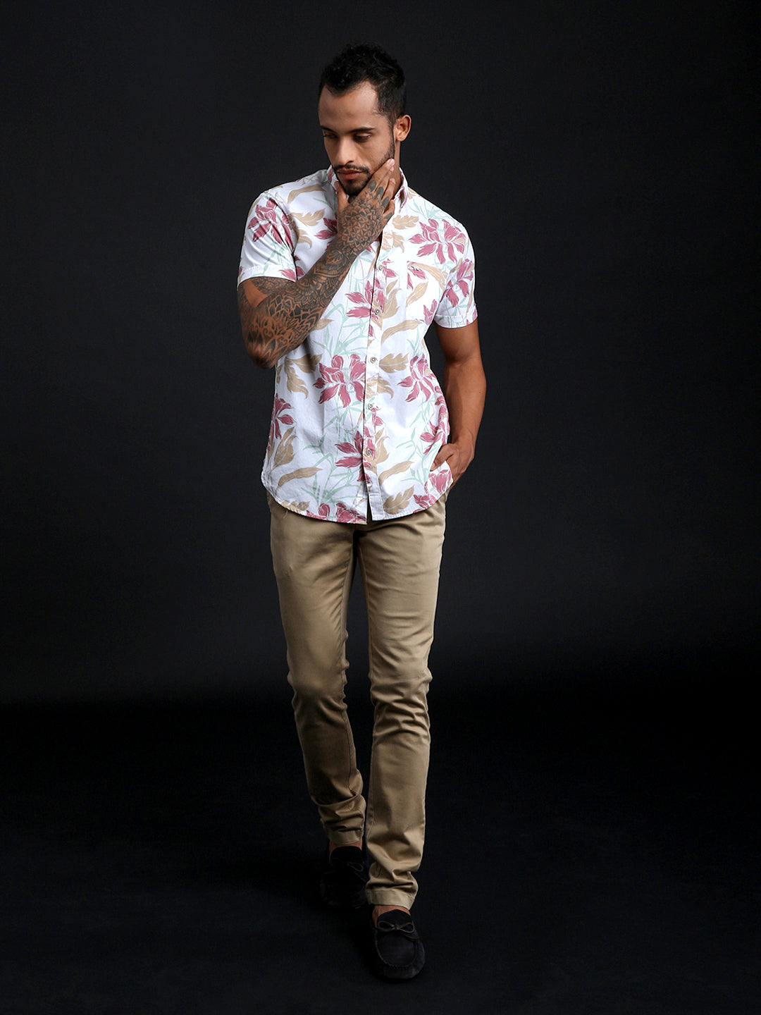 MEN SLIM PRINTED HAWAIIAN RESORT SHORT SLEEVES SHIRT by The Bear House