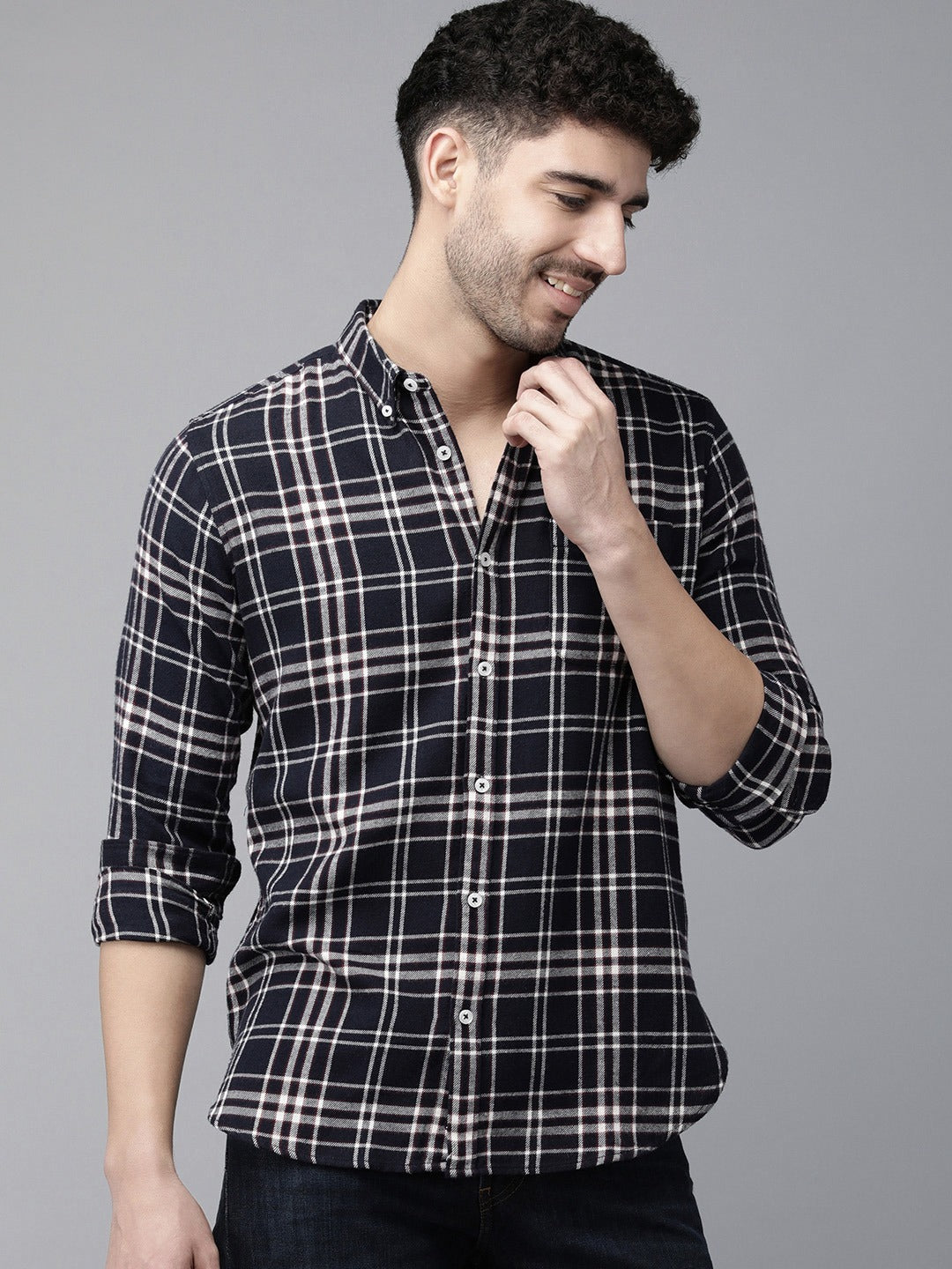 MEN SLIM CHECKS BUTTON-DOWN CASUAL SHIRT by The Bear House